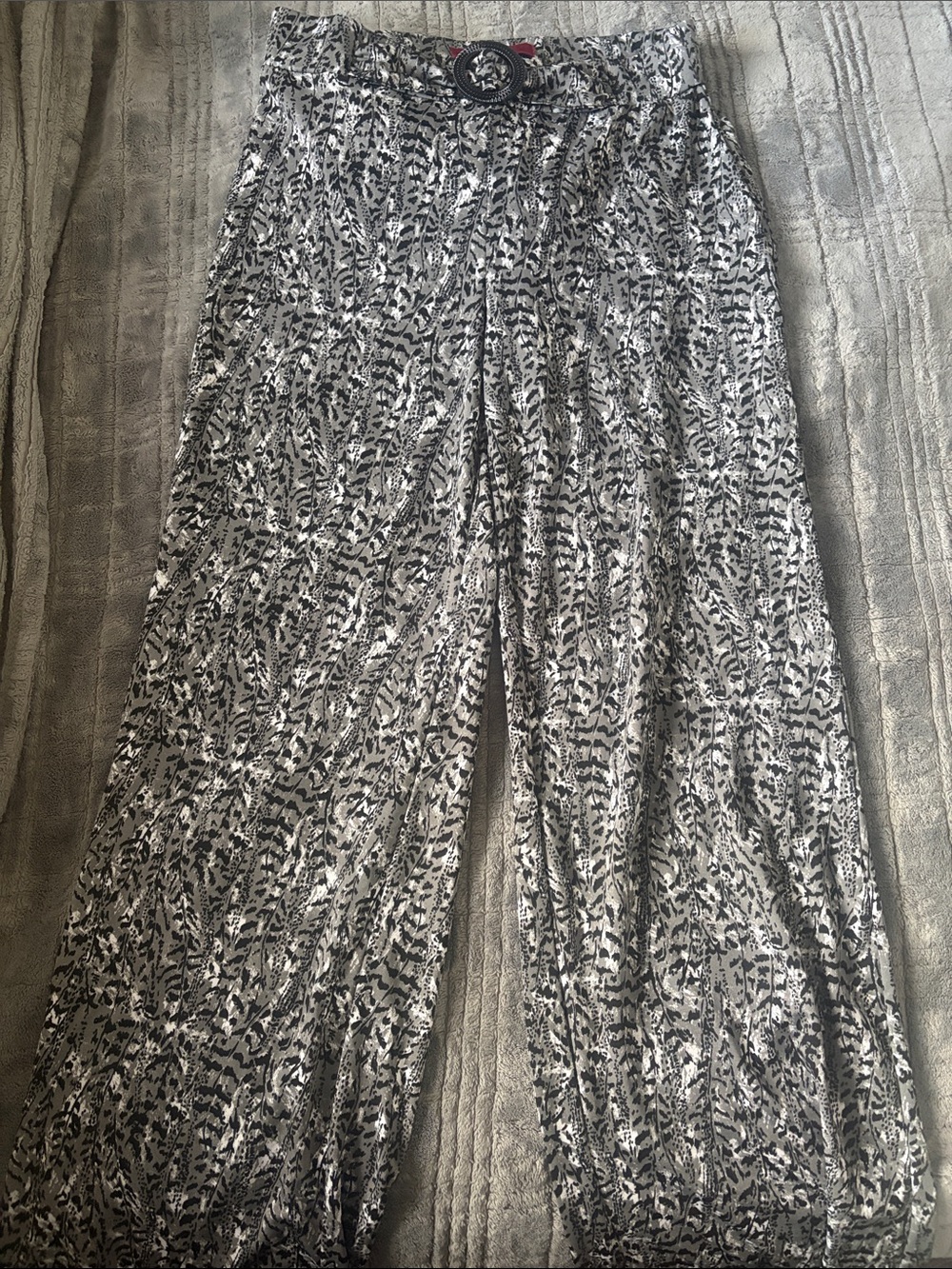 Black & White Wide Leg Printed Pull-On Pants with Belt Accent